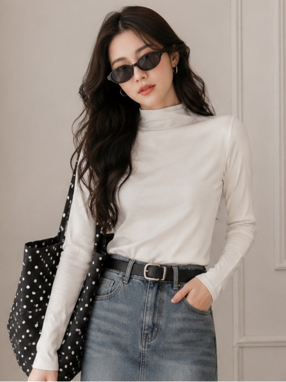 Women’s White Mock Neck Long Sleeve Fitted Top
